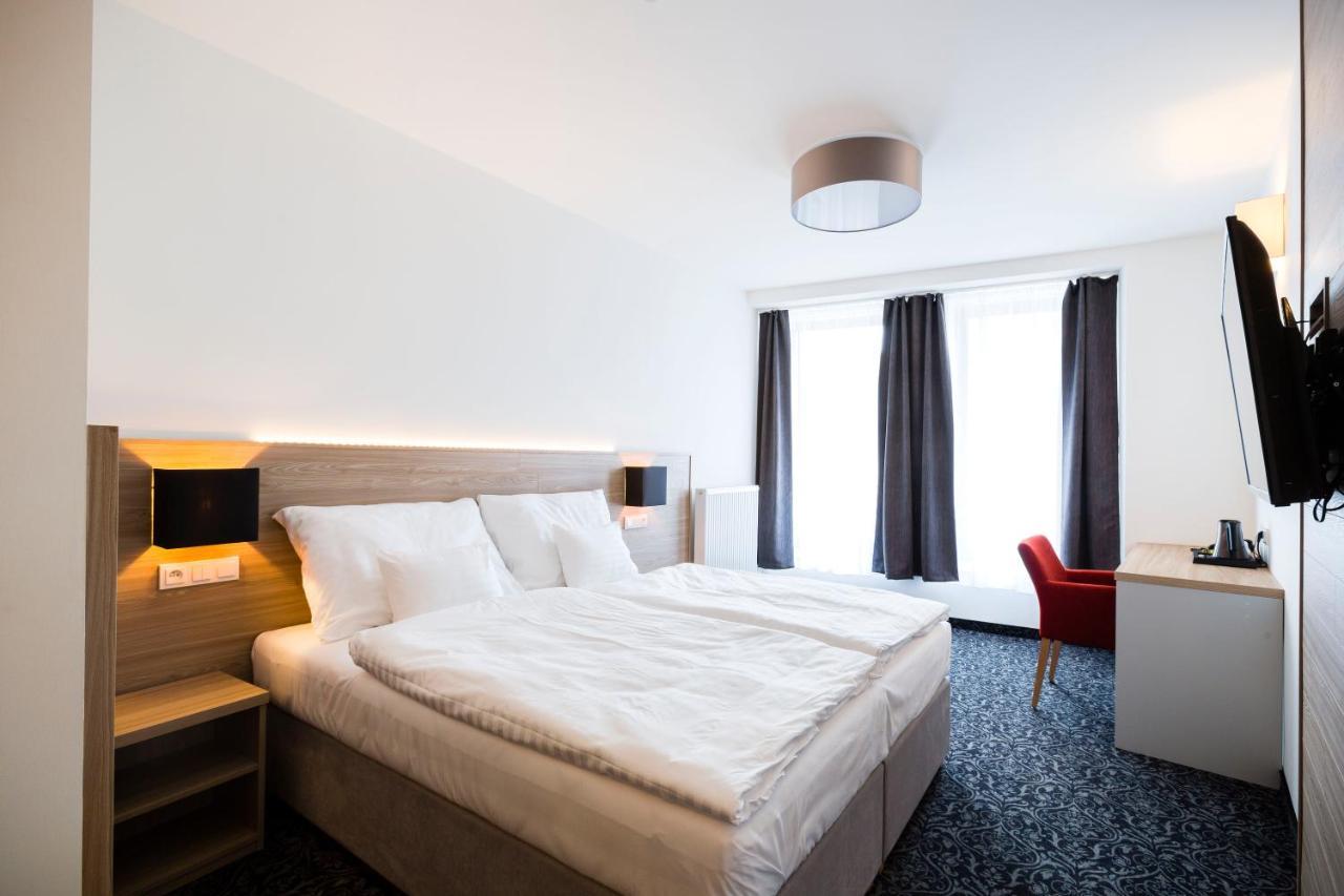 Hotel Koflik Strakonice Buitenkant foto